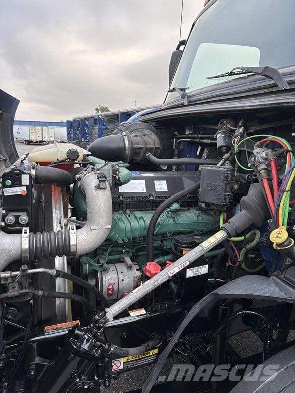 Volvo VNR64T300 Седельные тягачи