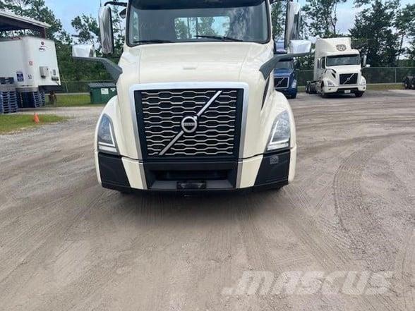Volvo VNR64T300 Седельные тягачи