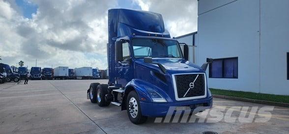 Volvo VNR64T300 Седельные тягачи