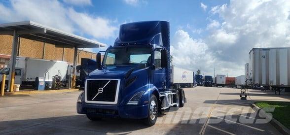 Volvo VNR64T300 Седельные тягачи