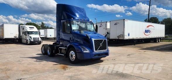 Volvo VNR64T300 Седельные тягачи