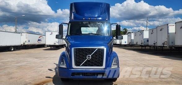 Volvo VNR64T300 Седельные тягачи