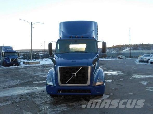 Volvo VNR64T300 Седельные тягачи