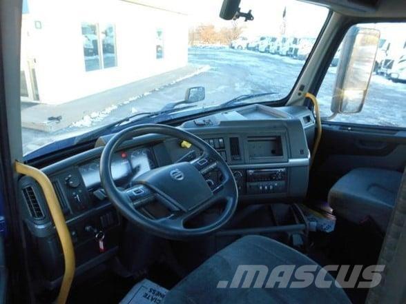 Volvo VNR64T300 Седельные тягачи