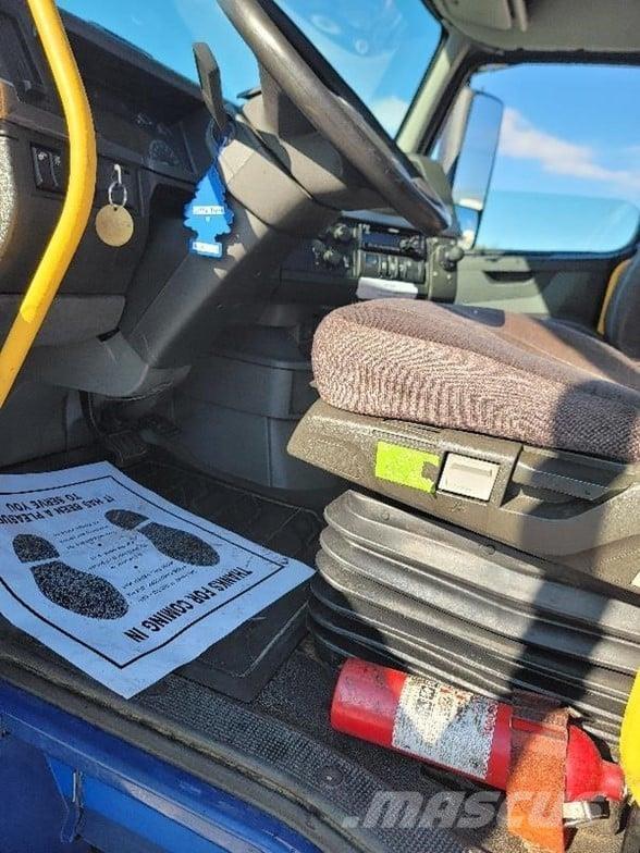 Volvo VNR64T300 Седельные тягачи