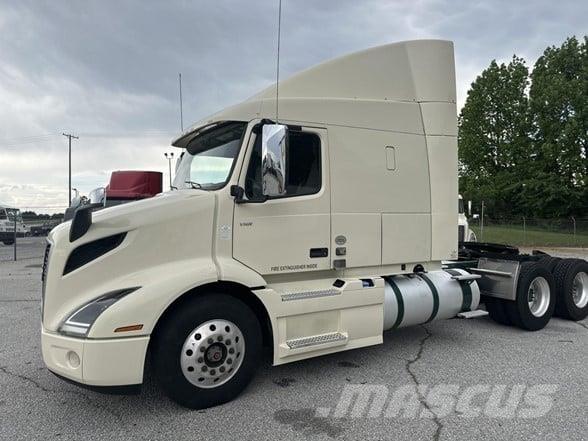 Volvo VNR64T640 Седельные тягачи