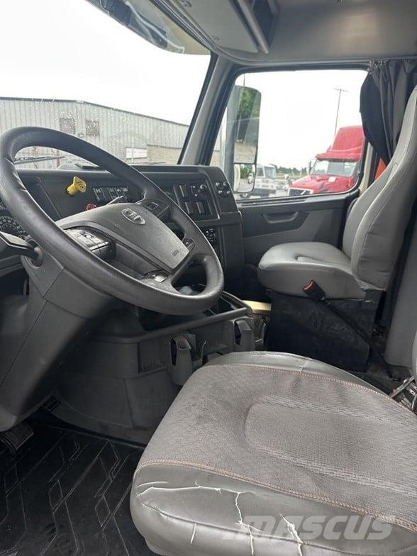 Volvo VNR64T640 Седельные тягачи