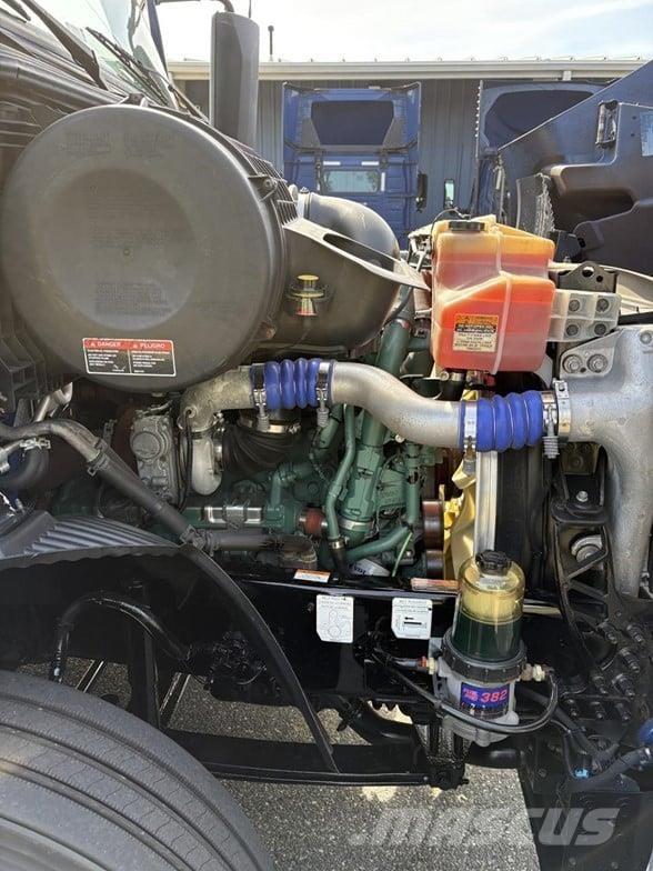 Volvo VNR64T640 Седельные тягачи