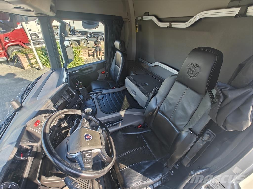 Scania P370 Скиповые погрузчики