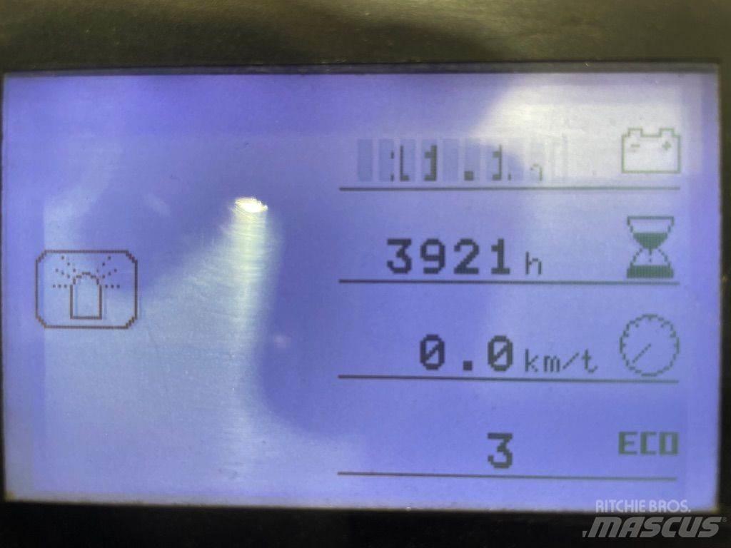 Linde P80-1191 Складские электротягачи