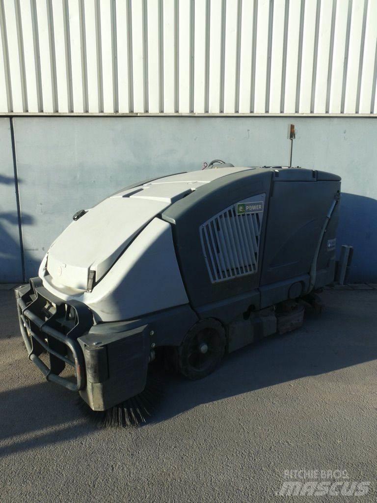 Nilfisk CS7000 1200B Вакуумные уборочные машины