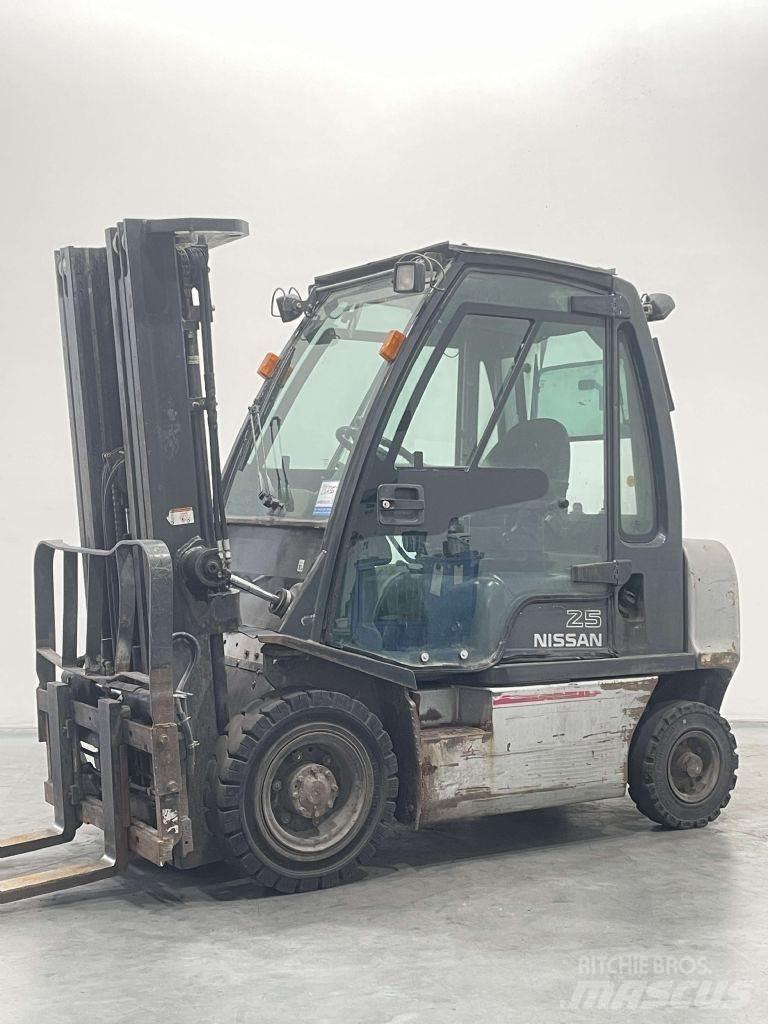 Nissan FD02A250 Дизельные погрузчики