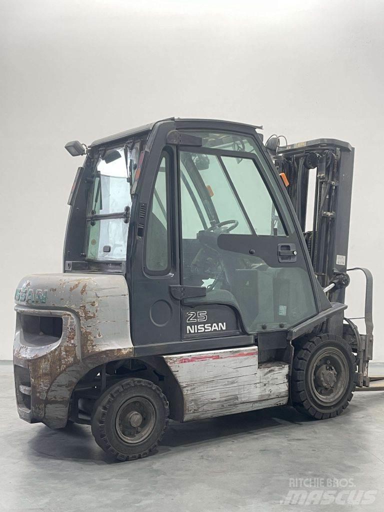Nissan FD02A250 Дизельные погрузчики
