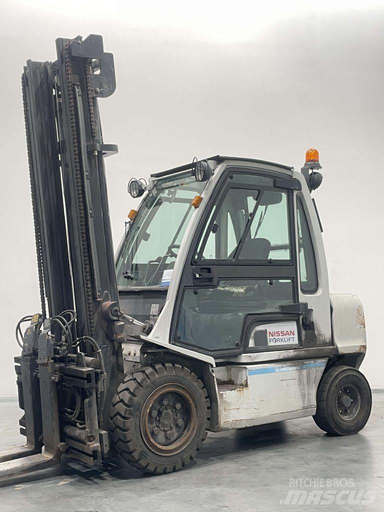 Nissan YG1D2A300 Дизельные погрузчики