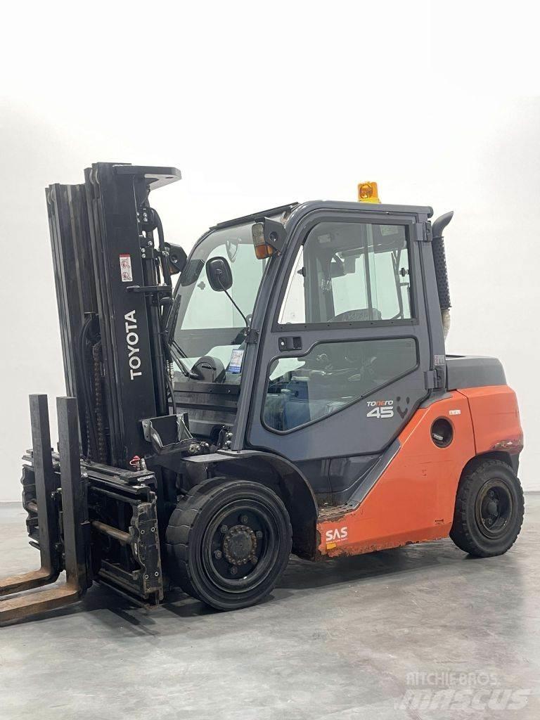 Toyota 40-8FD40N Дизельные погрузчики