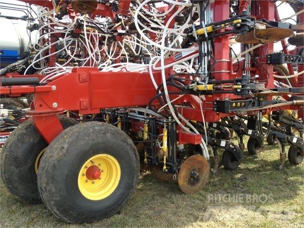 Bourgault 3310 Сеялки