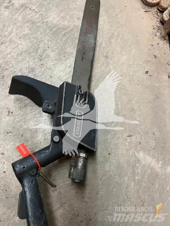 Stanley CS05 Бензопилы и очистные пилы