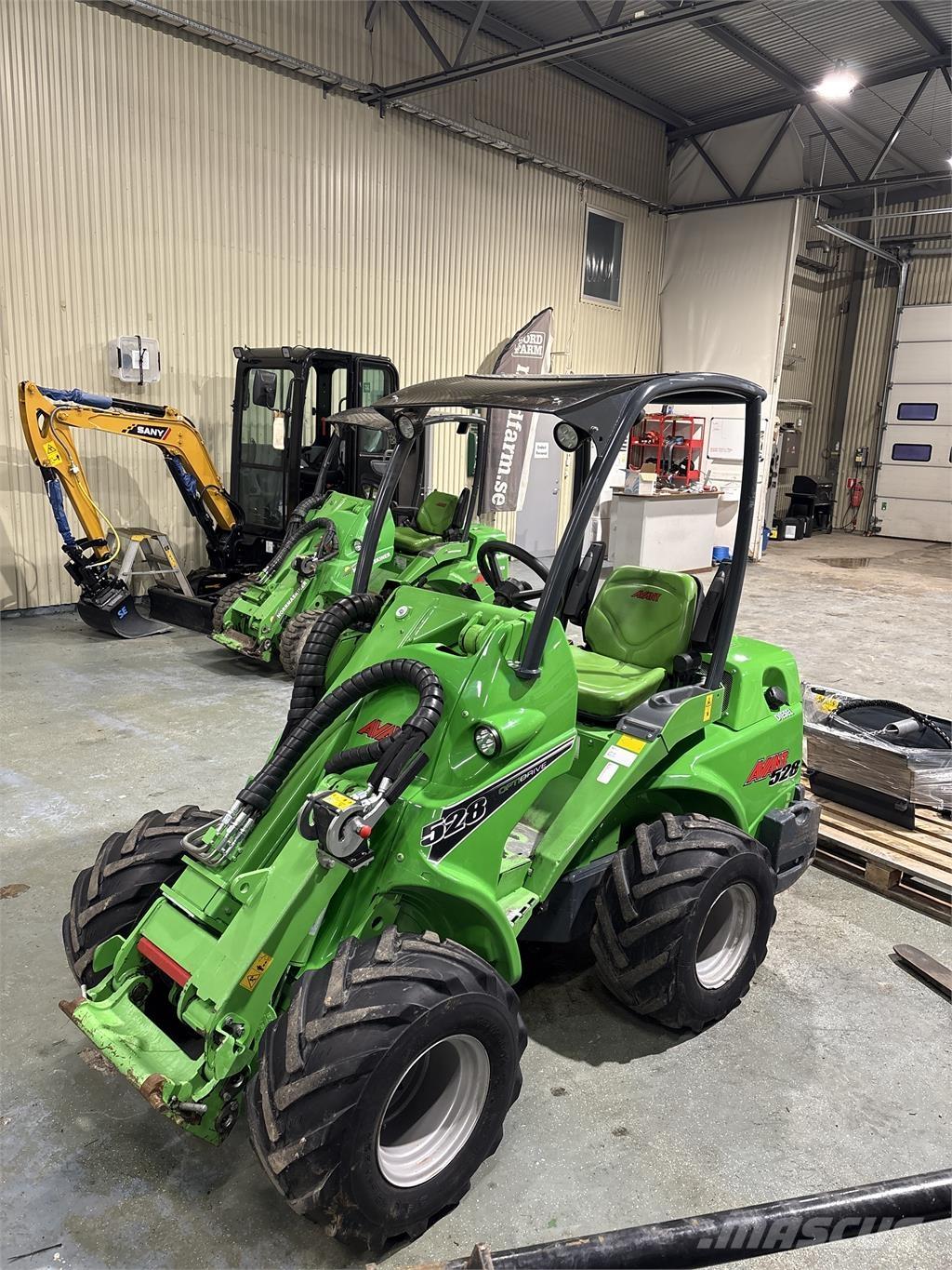 Avant 528 Мини-погрузчики