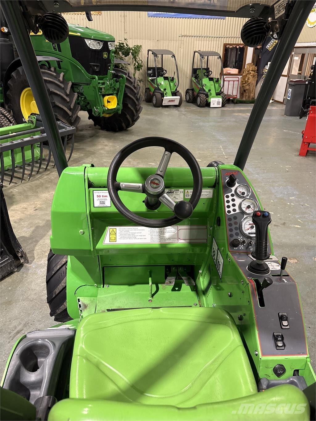 Avant 528 Мини-погрузчики