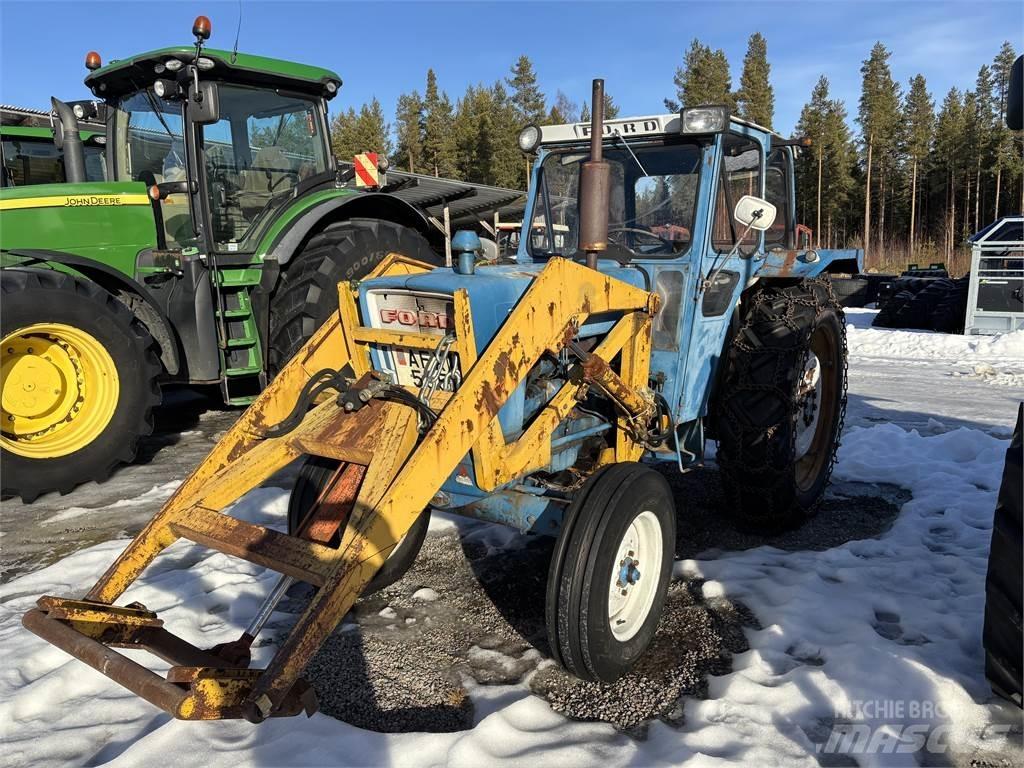 Ford 5000 med lastare Трактора
