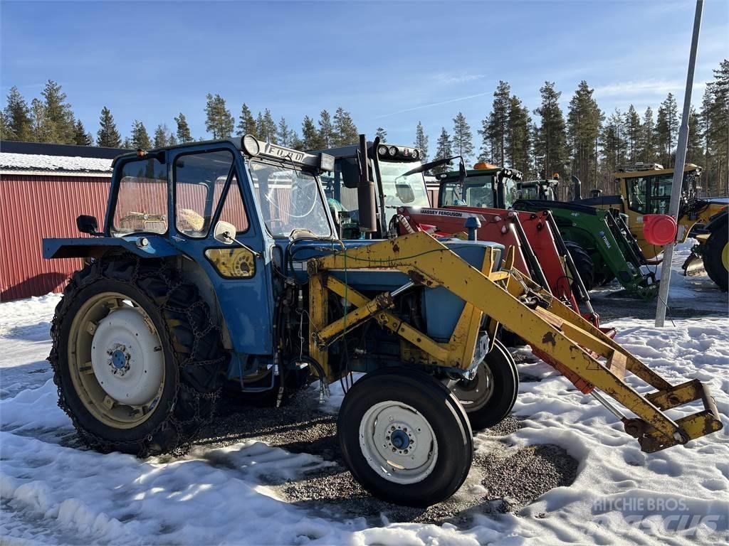 Ford 5000 med lastare Трактора