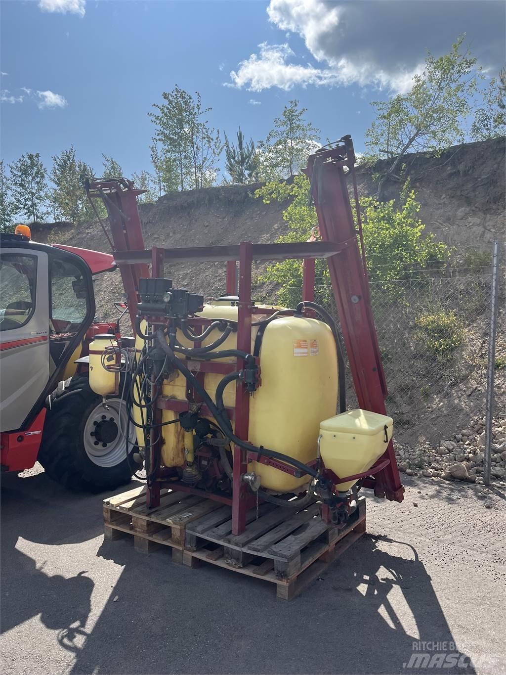 Hardi TLY 1000 Прицепные опрыскиватели