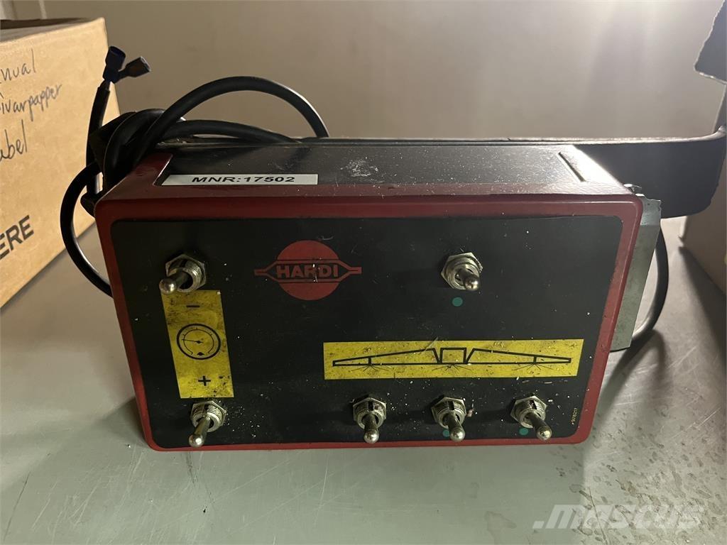 Hardi TLY 1000 Прицепные опрыскиватели