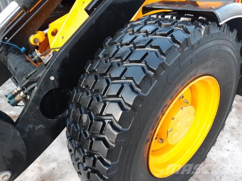 JCB 411 HT STORA BM Фронтальные погрузчики