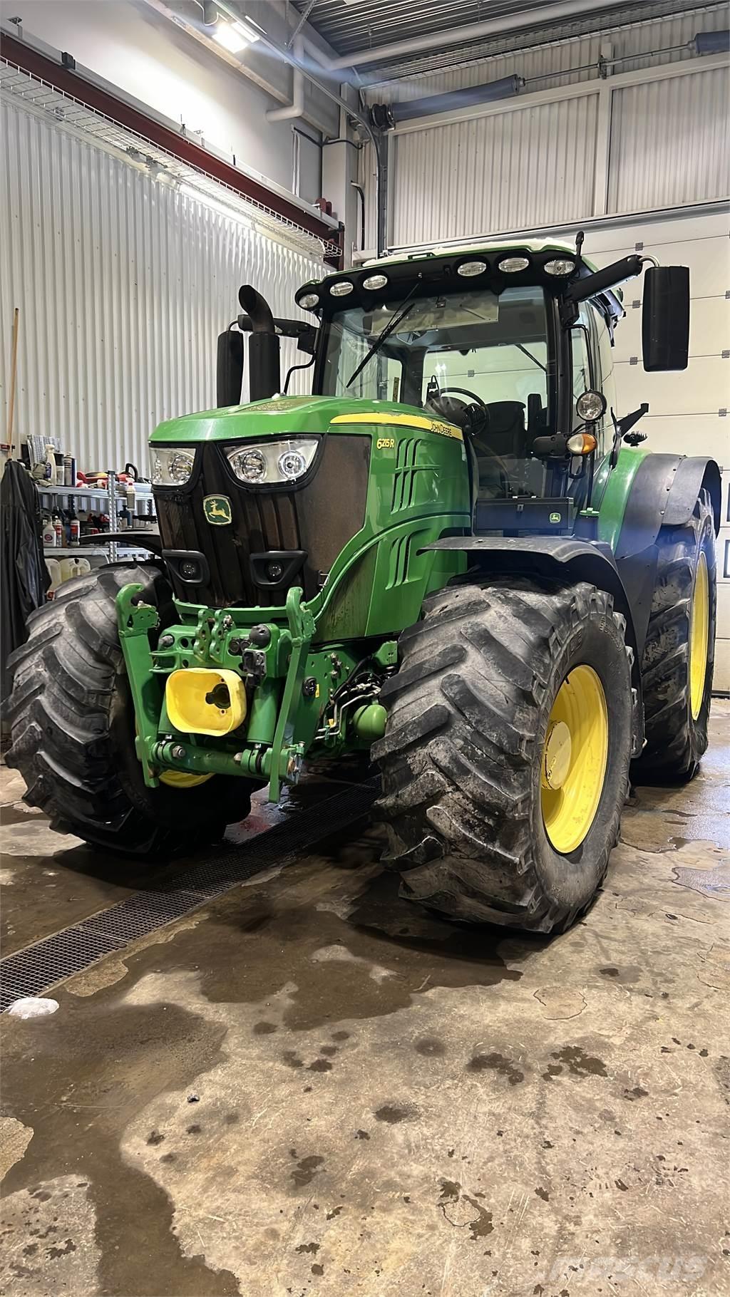 John Deere 6215R Трактора
