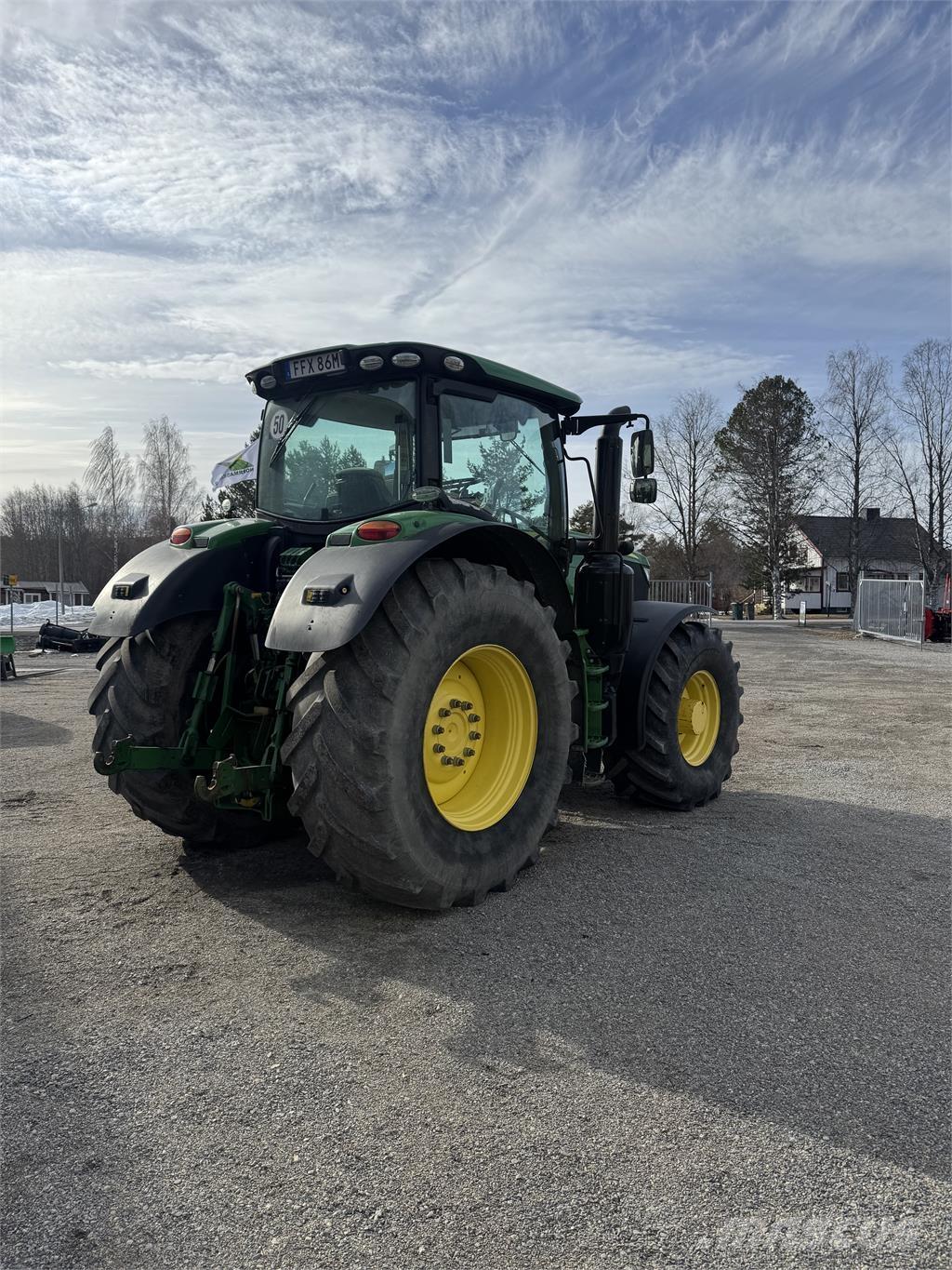 John Deere 6215R Трактора