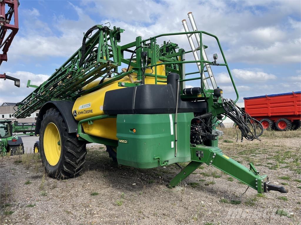 John Deere M952 Прицепные опрыскиватели