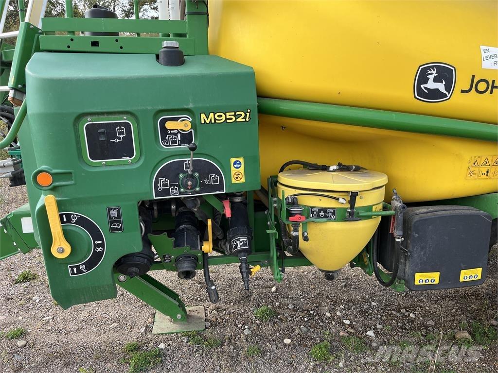 John Deere M952 Прицепные опрыскиватели