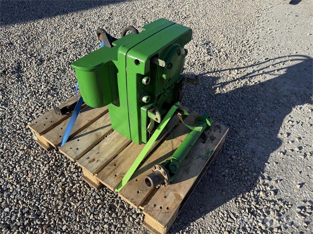 John Deere PTO Прочая техника для удобрений