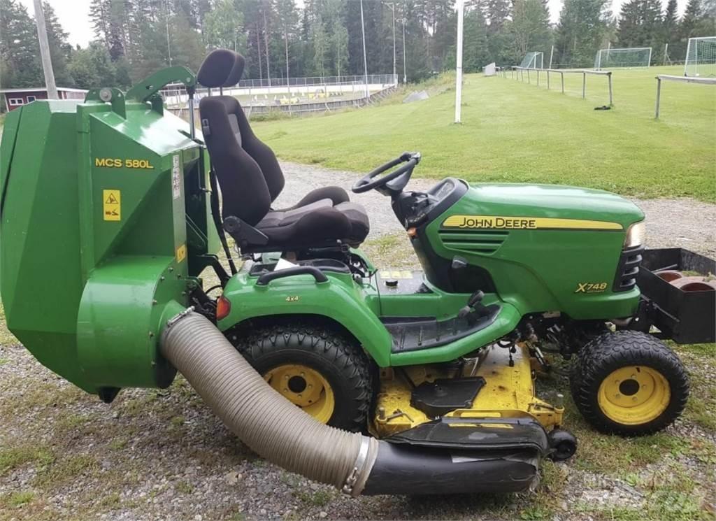 John Deere x748 Самоходные газонокосилки