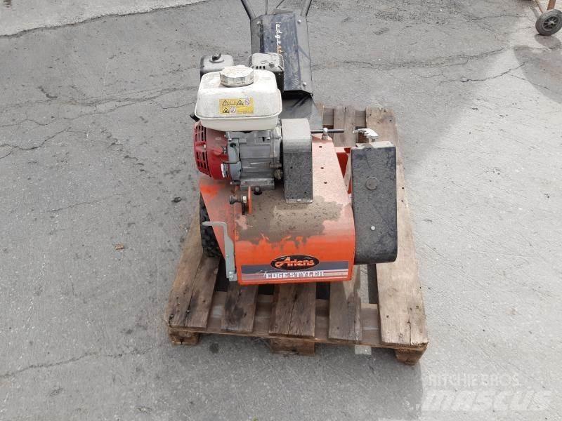  KANTSKÄRARE ARIENS Почвеные фрезы