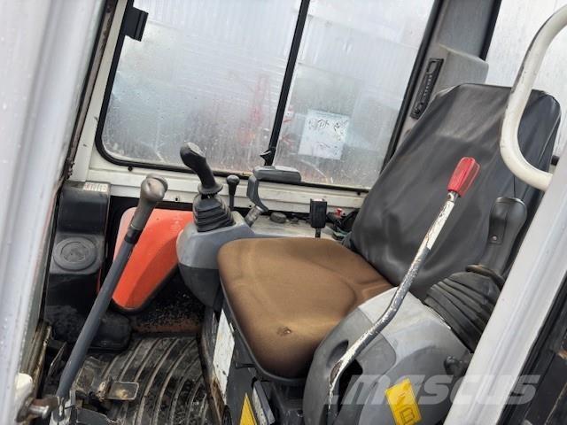 Kubota U35-3 a Гусеничные экскаваторы