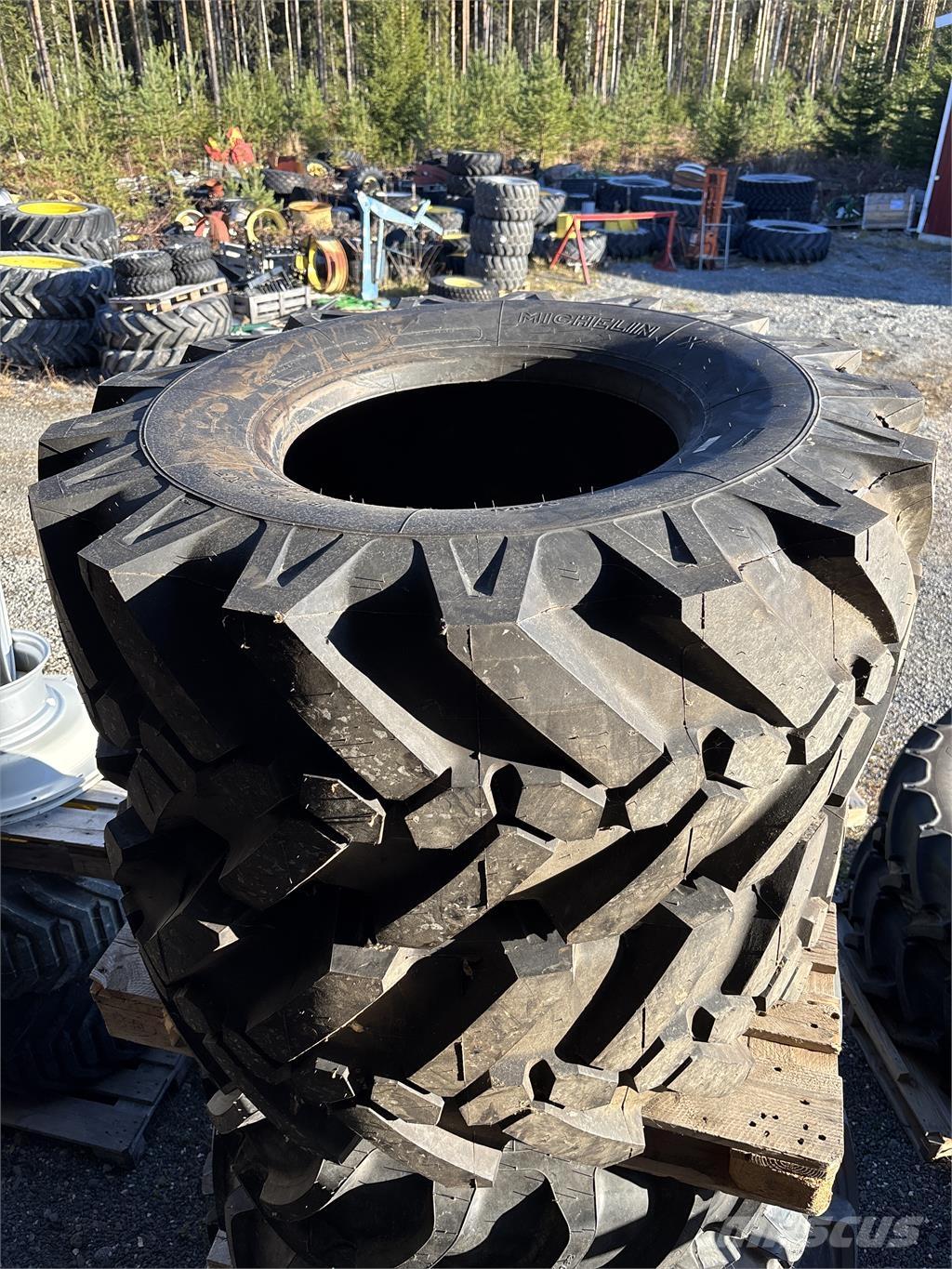 Michelin Däck 18R22,5 Шины и колёса