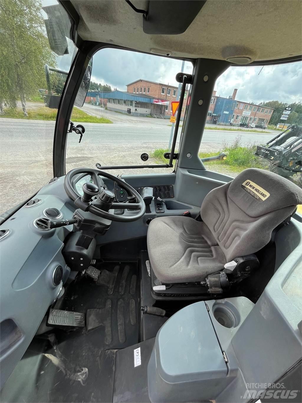 New Holland W70C Фронтальные погрузчики