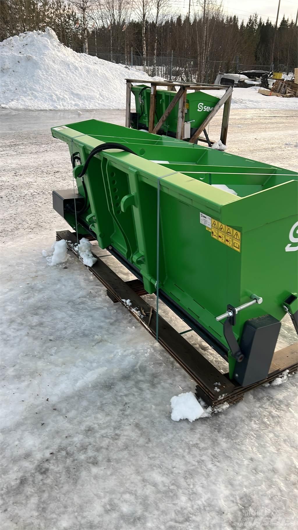Sami SL-2000 SMS/3P Пескоразбрасыватели
