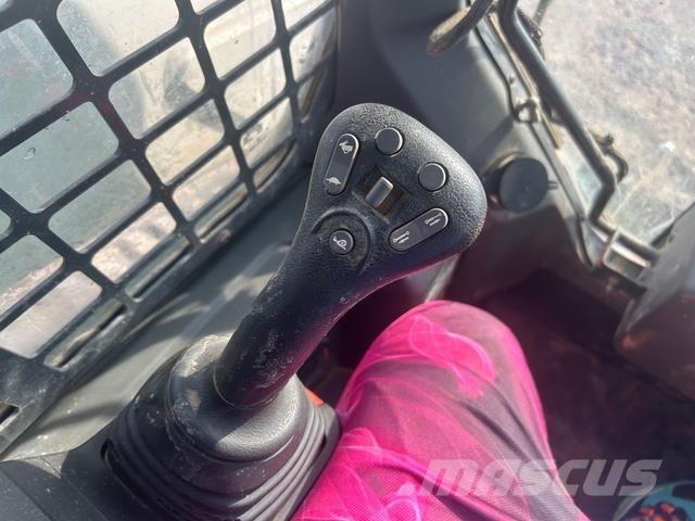 Bobcat T76 Мини-погрузчики