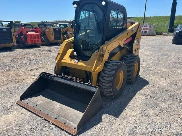 CAT 236D3 Шины и колёса