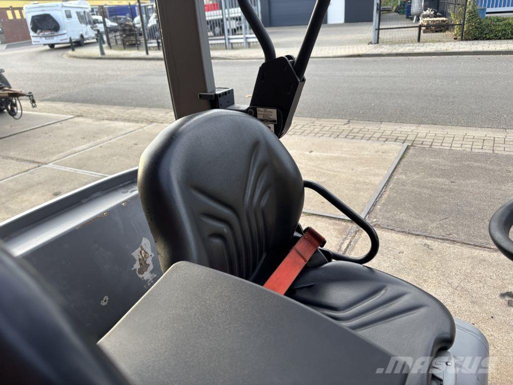 Jungheinrich EFG320 Электропогрузчики