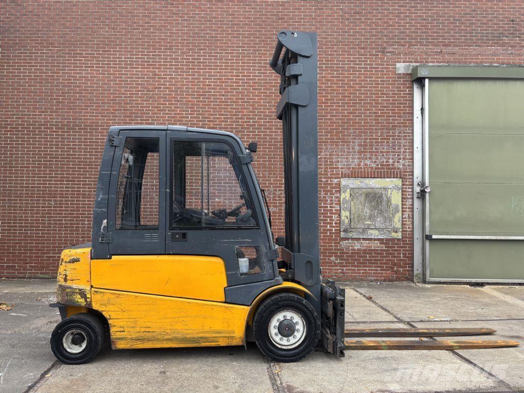 Jungheinrich EFG545 Электропогрузчики