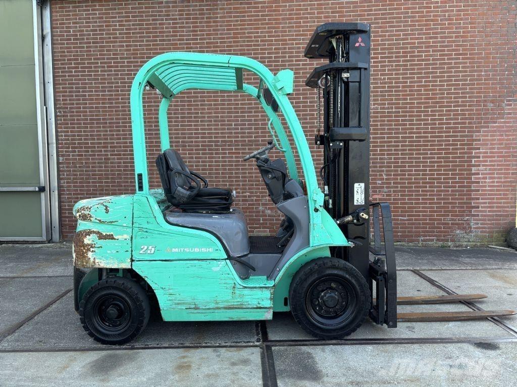 Mitsubishi FD25N Дизельные погрузчики
