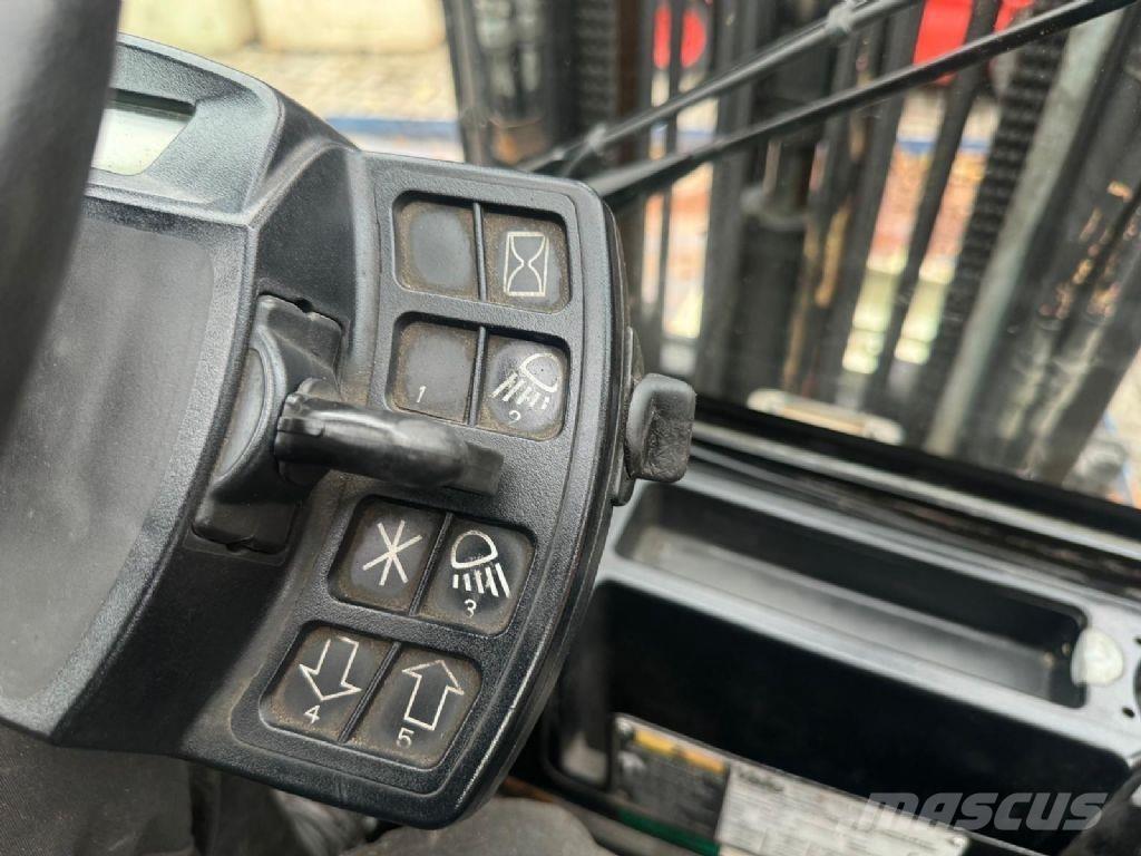 Yale GLP30VX Газовые погрузчики