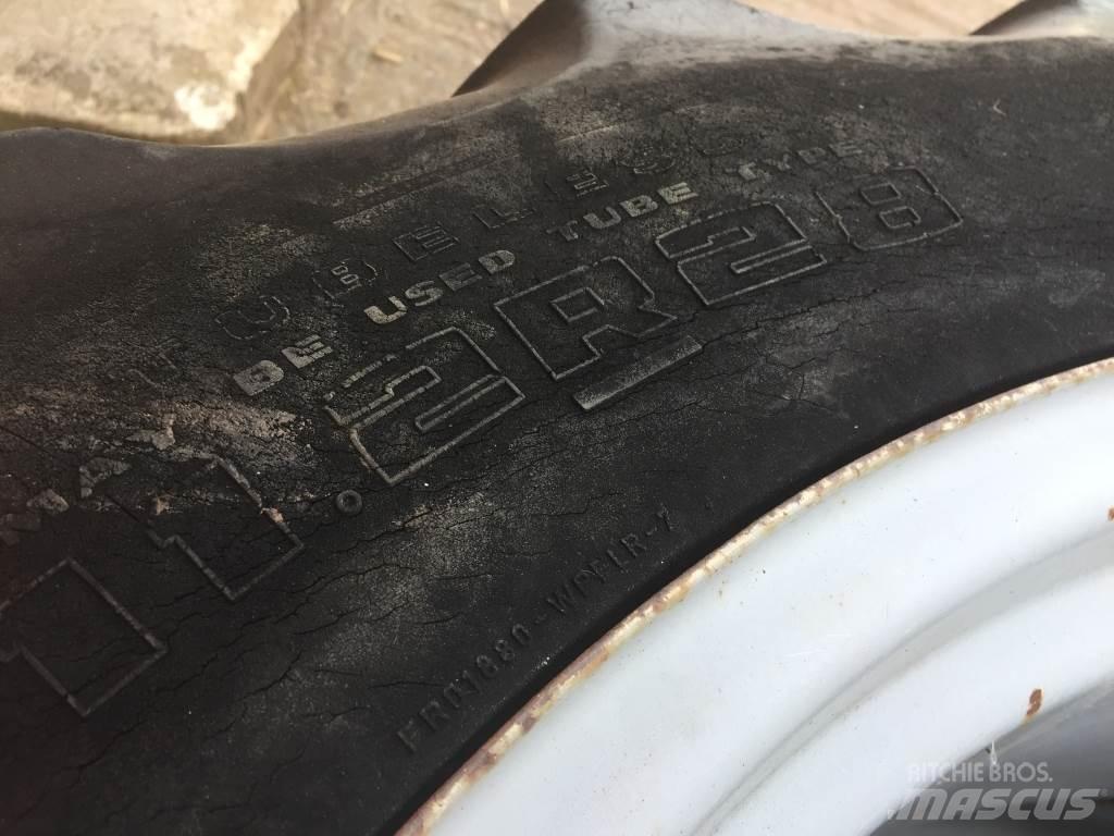 Goodyear  Навесное оборудование и запчасти