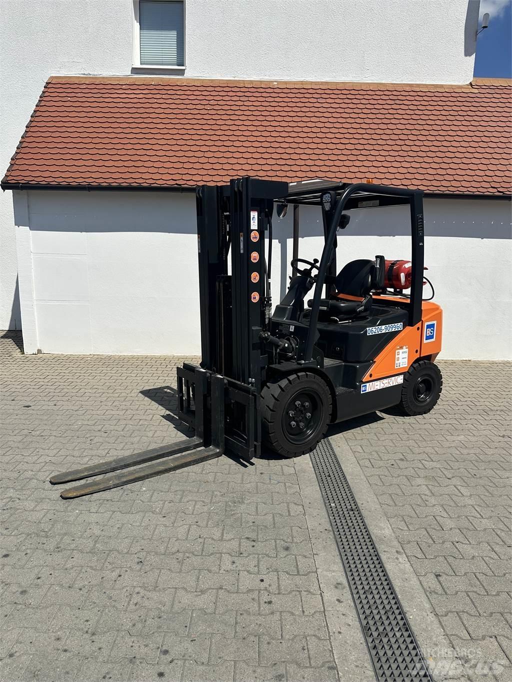 Doosan G30P-7 Строительная техника - Другие