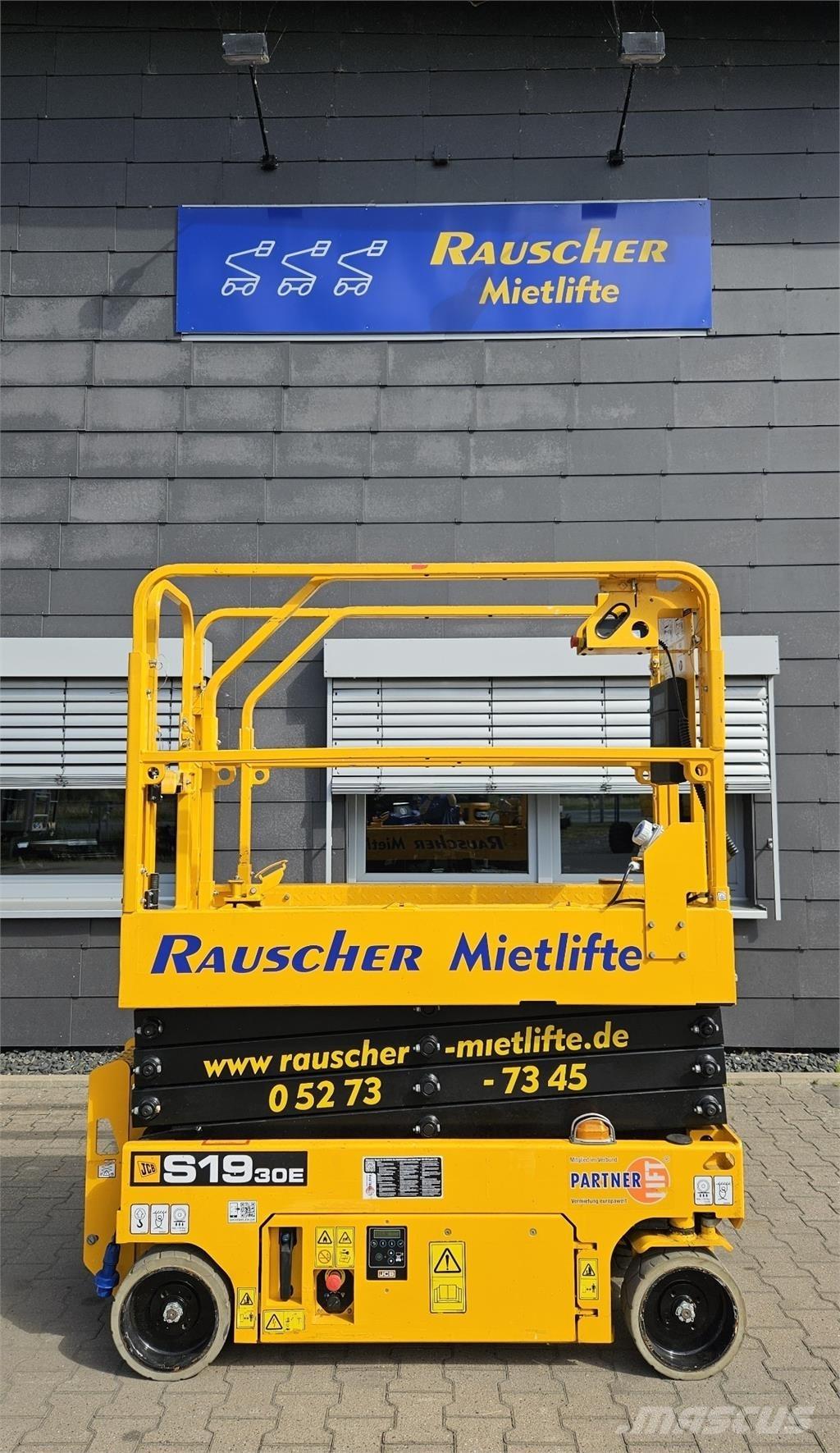 JCB S1930E Прицепные подъёмники