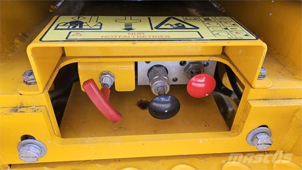 JCB S1930E Прицепные подъёмники