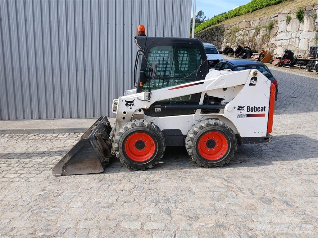 Bobcat S550 Фронтальные погрузчики